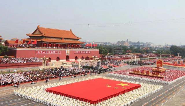 2019年，令尊龙凯时自豪的一件事——效劳国庆70周年大阅兵及联欢运动